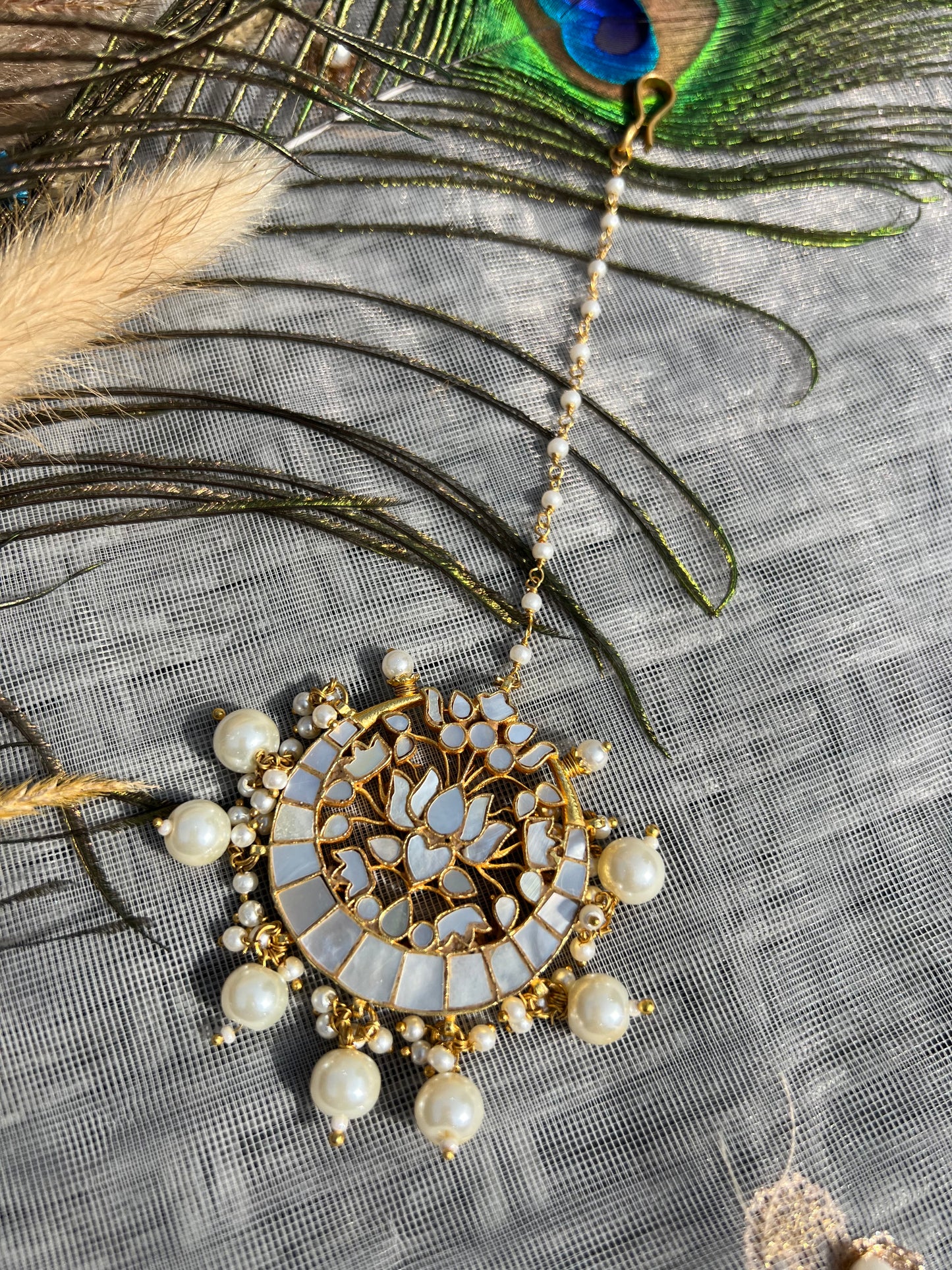 BA67 Mother of Pearl Maang Tikka