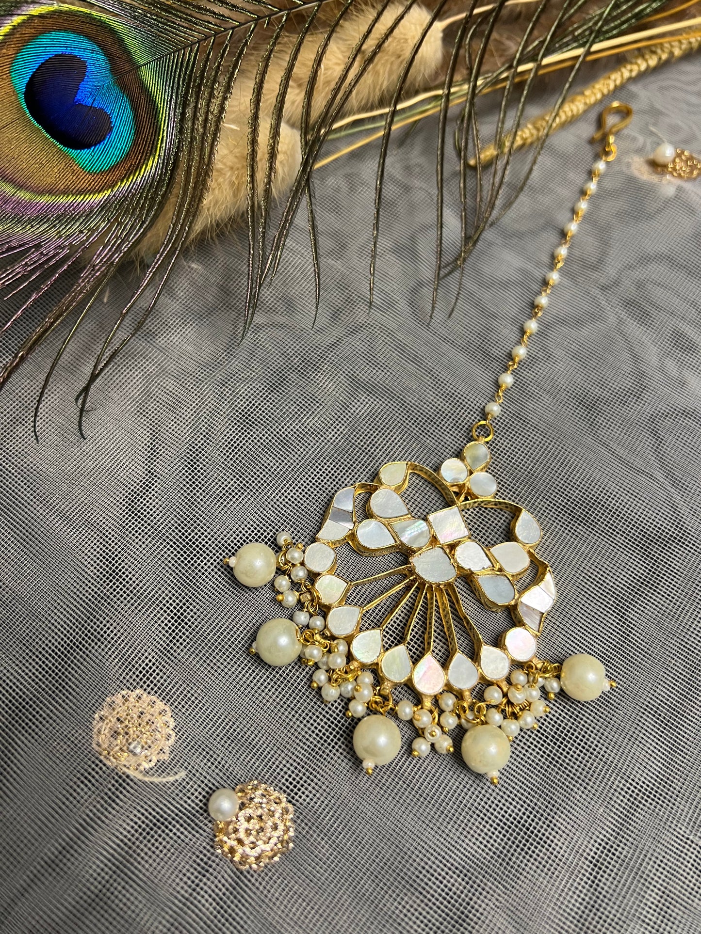 BA72 Mother of Pearl Maang Tikka