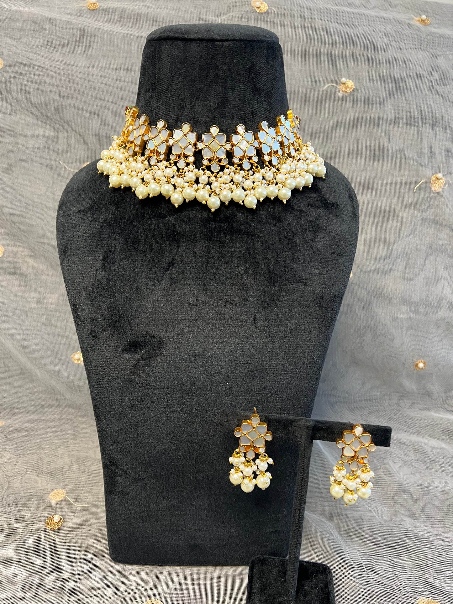 BA105 Mother of Pearl Necklace set