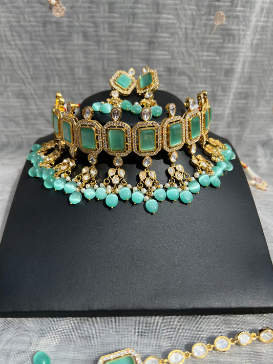 SKU30 Linear Tyaani Kundan Necklace set