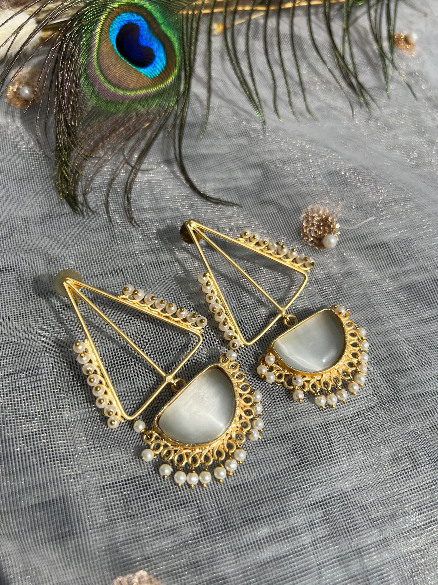 SKU104 Onyx Stone Sail Earrings - Ice