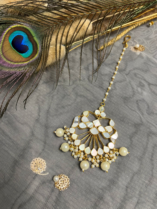 BA72 Mother of Pearl Maang Tikka