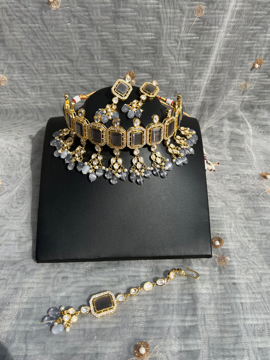 SKU29 Linear Tyaani Kundan Necklace set