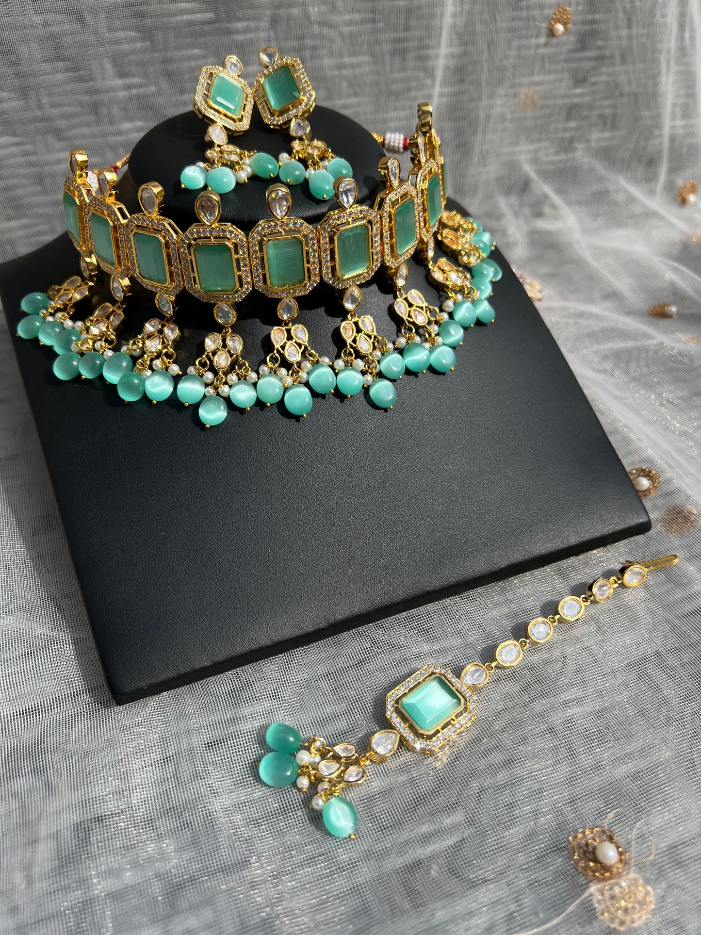SKU30 Linear Tyaani Kundan Necklace set