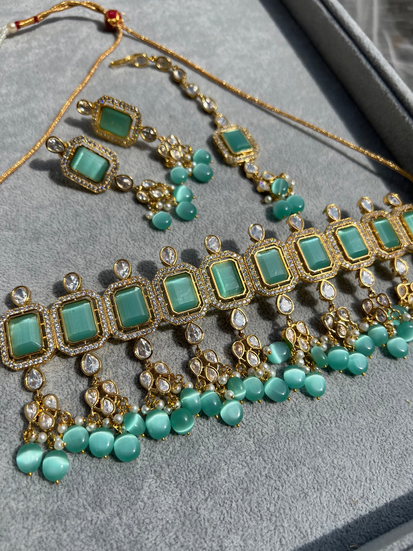 SKU30 Linear Tyaani Kundan Necklace set