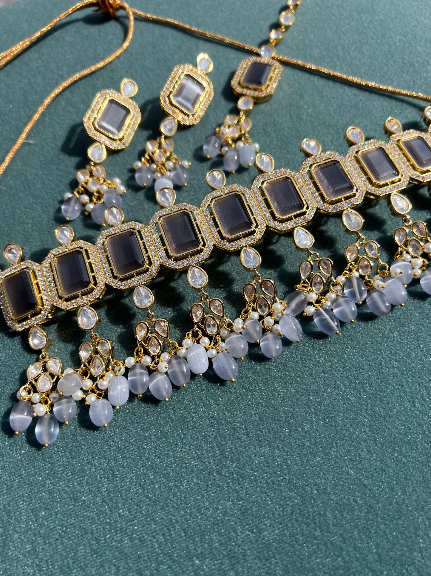 SKU29 Linear Tyaani Kundan Necklace set