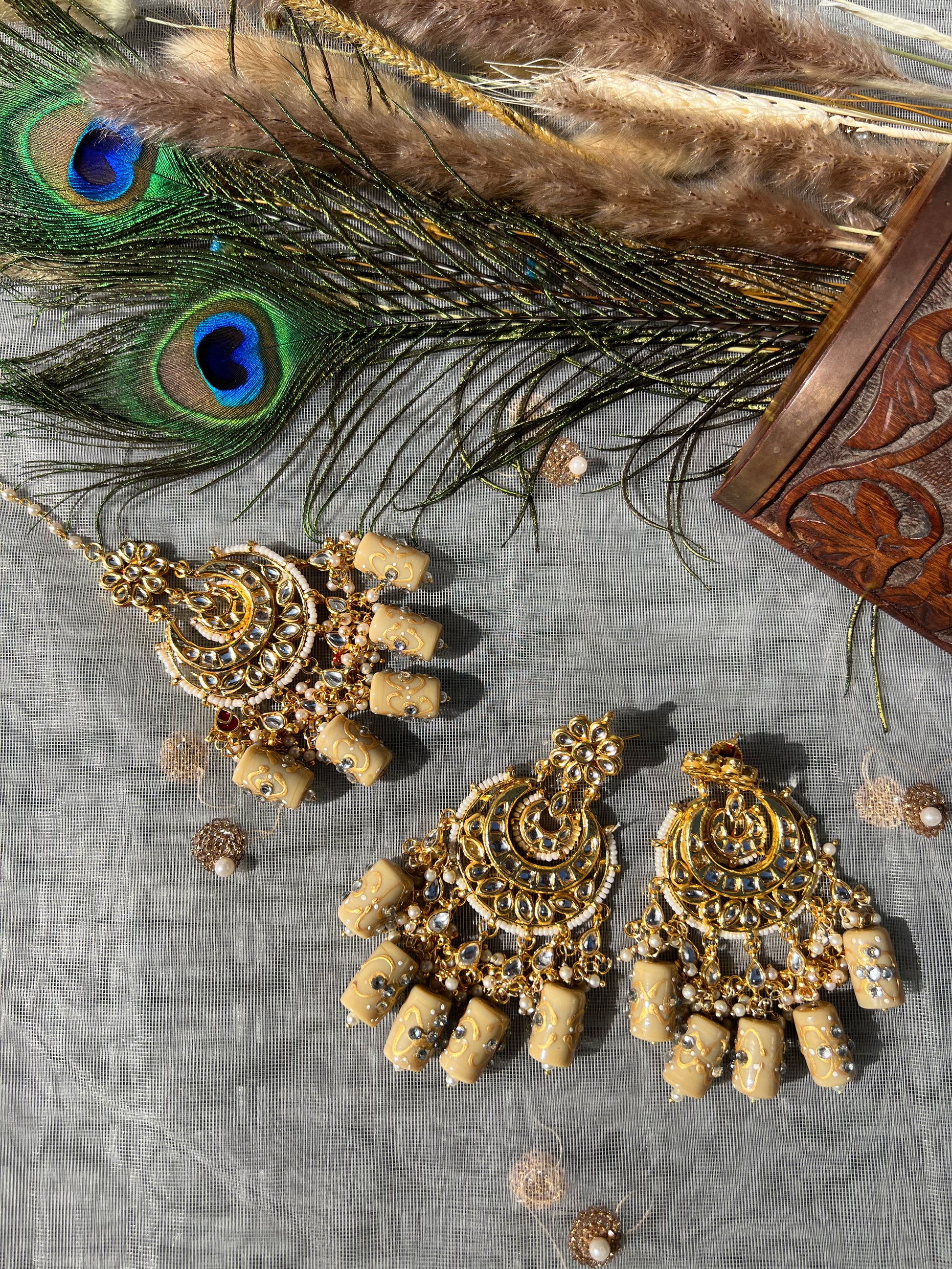 Kundan earrings clearance and tikka